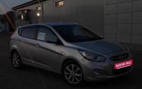 Hyundai Solaris II рестайлинг, 2012 год, 780 000 рублей, 2 фотография