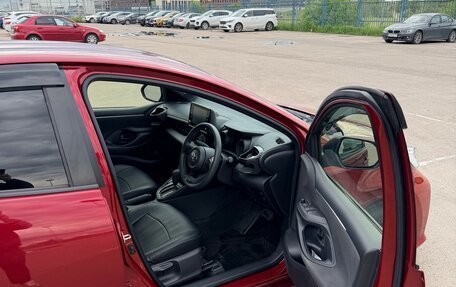 Toyota Yaris, 2022 год, 1 600 000 рублей, 7 фотография