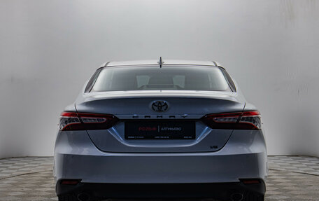 Toyota Camry, 2019 год, 3 130 000 рублей, 4 фотография