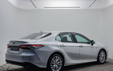 Toyota Camry, 2019 год, 3 130 000 рублей, 5 фотография