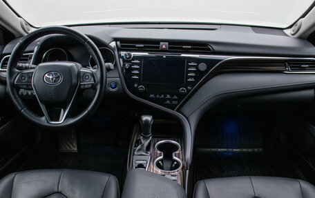 Toyota Camry, 2019 год, 3 130 000 рублей, 14 фотография