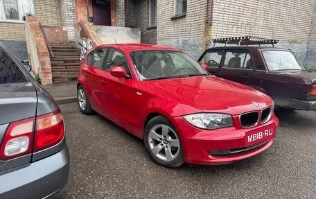 BMW 1 серия, 2010 год, 640 000 рублей, 1 фотография