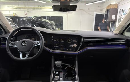 Volkswagen Touareg III, 2019 год, 4 100 000 рублей, 7 фотография