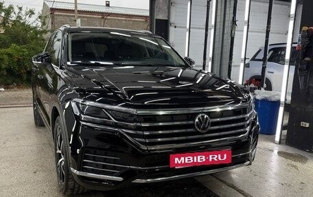 Volkswagen Touareg III, 2019 год, 4 100 000 рублей, 2 фотография