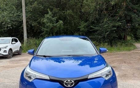 Toyota C-HR I рестайлинг, 2019 год, 2 500 000 рублей, 2 фотография