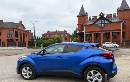 Toyota C-HR I рестайлинг, 2019 год, 2 500 000 рублей, 3 фотография