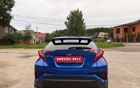 Toyota C-HR I рестайлинг, 2019 год, 2 500 000 рублей, 4 фотография