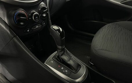 Hyundai Solaris II рестайлинг, 2015 год, 850 000 рублей, 13 фотография