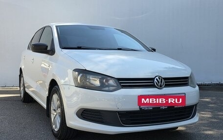 Volkswagen Polo VI (EU Market), 2013 год, 620 000 рублей, 3 фотография