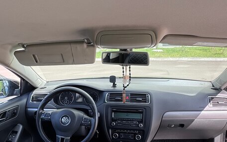 Volkswagen Jetta VI, 2011 год, 590 000 рублей, 4 фотография