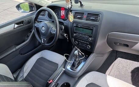 Volkswagen Jetta VI, 2011 год, 590 000 рублей, 5 фотография