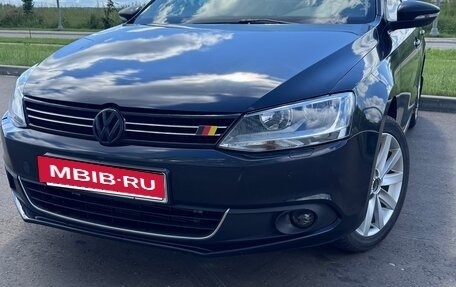 Volkswagen Jetta VI, 2011 год, 590 000 рублей, 2 фотография