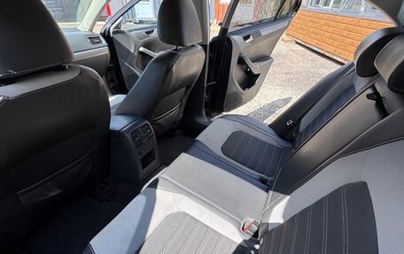Volkswagen Jetta VI, 2011 год, 590 000 рублей, 8 фотография