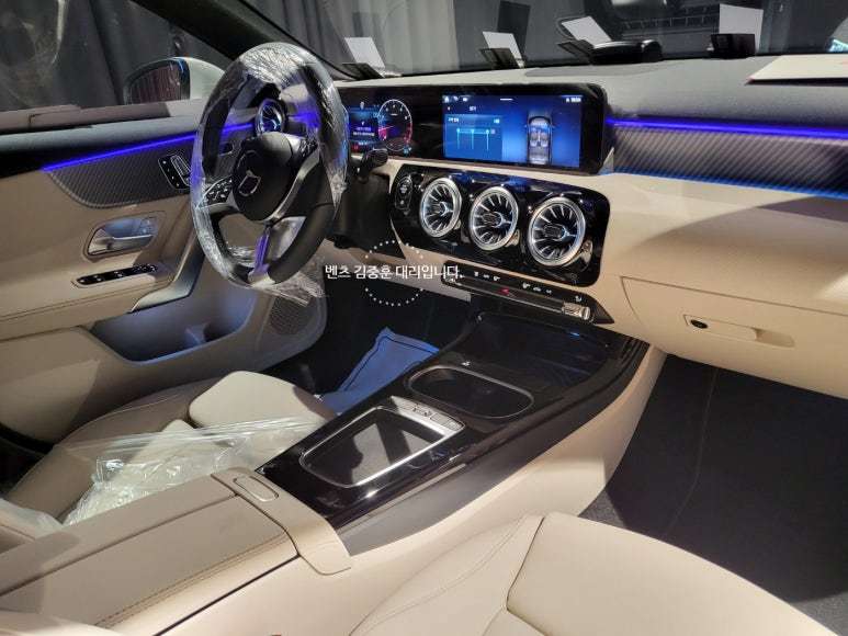 Mercedes-Benz A-Класс W177, 2023 год, 2 000 000 рублей, 8 фотография