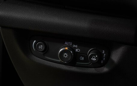 Opel Insignia II рестайлинг, 2018 год, 1 899 000 рублей, 13 фотография
