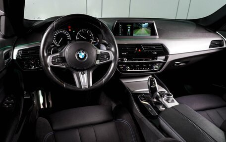 BMW 5 серия, 2018 год, 3 659 000 рублей, 9 фотография