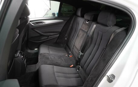 BMW 5 серия, 2018 год, 3 659 000 рублей, 12 фотография