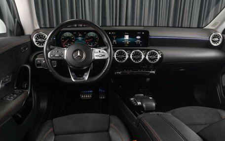 Mercedes-Benz CLA, 2022 год, 4 289 000 рублей, 11 фотография