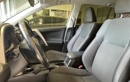 Toyota RAV4, 2013 год, 1 690 000 рублей, 8 фотография