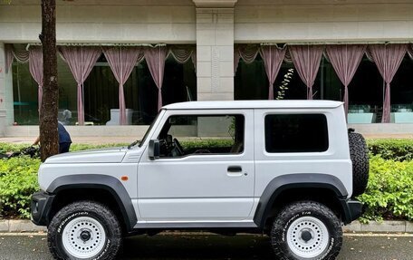 Suzuki Jimny, 2022 год, 2 850 000 рублей, 3 фотография