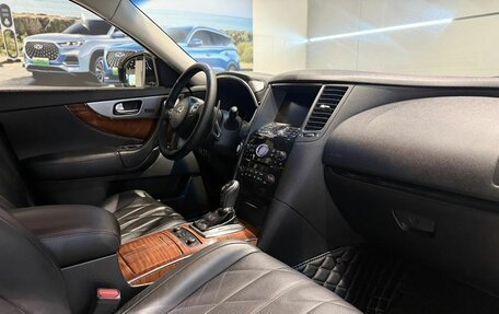 Infiniti FX II, 2011 год, 1 780 000 рублей, 20 фотография