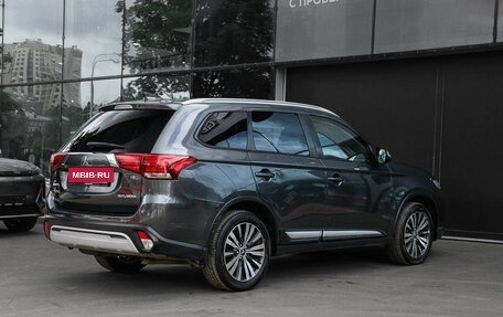 Mitsubishi Outlander III рестайлинг 3, 2019 год, 1 850 000 рублей, 4 фотография