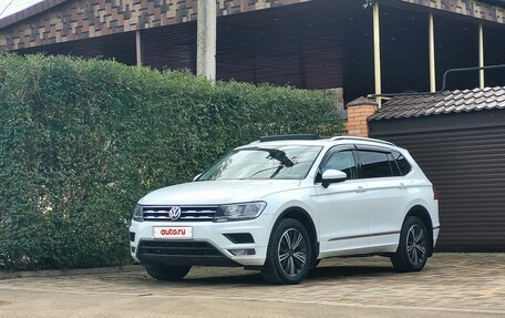 Volkswagen Tiguan II, 2017 год, 2 100 000 рублей, 2 фотография