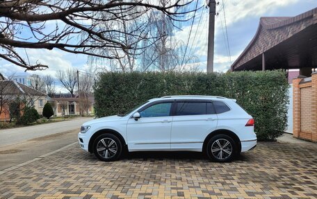 Volkswagen Tiguan II, 2017 год, 2 100 000 рублей, 4 фотография