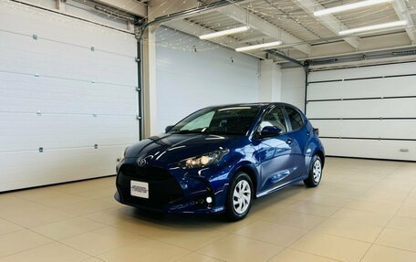 Toyota Yaris, 2021 год, 1 099 000 рублей, 2 фотография