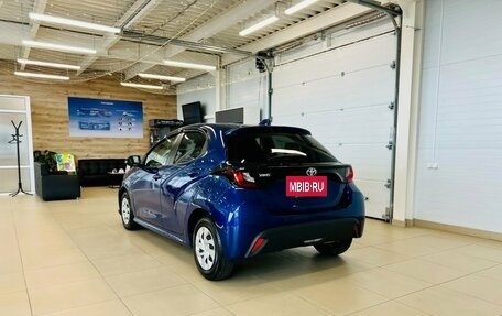 Toyota Yaris, 2021 год, 1 099 000 рублей, 5 фотография