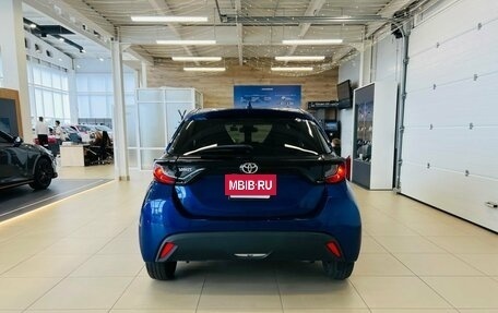 Toyota Yaris, 2021 год, 1 099 000 рублей, 4 фотография