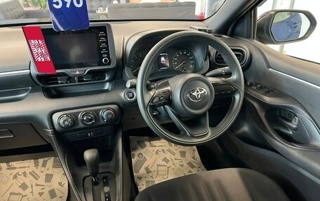 Toyota Yaris, 2021 год, 1 099 000 рублей, 15 фотография