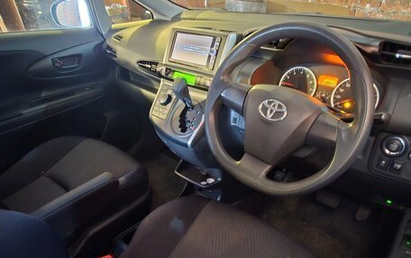 Toyota Wish II, 2012 год, 1 050 000 рублей, 9 фотография