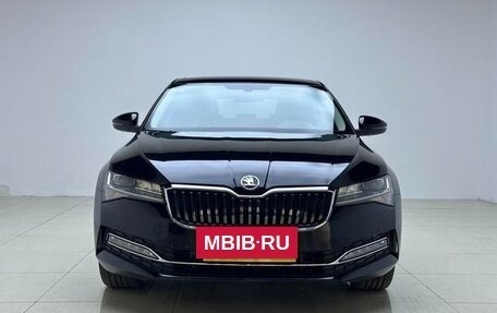 Skoda Superb III рестайлинг, 2024 год, 2 290 000 рублей, 2 фотография