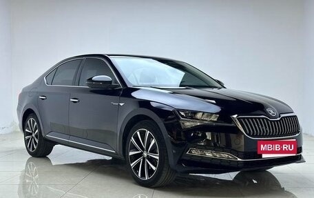 Skoda Superb III рестайлинг, 2024 год, 2 290 000 рублей, 3 фотография