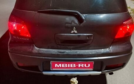Mitsubishi Outlander III рестайлинг 3, 2004 год, 490 000 рублей, 5 фотография