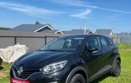 Renault Kaptur I рестайлинг, 2016 год, 1 370 000 рублей, 2 фотография