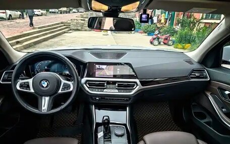 BMW 3 серия, 2022 год, 2 900 000 рублей, 10 фотография