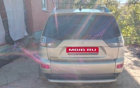 Mitsubishi Outlander III рестайлинг 3, 2008 год, 1 200 000 рублей, 3 фотография