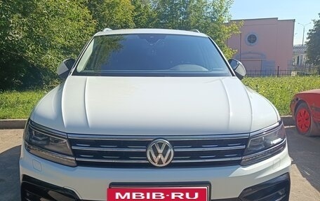 Volkswagen Tiguan II, 2020 год, 3 650 000 рублей, 1 фотография