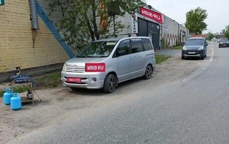 Toyota Noah III, 2002 год, 800 000 рублей, 1 фотография
