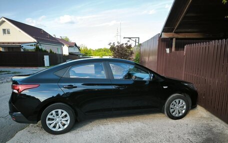 Hyundai Solaris II рестайлинг, 2021 год, 1 490 000 рублей, 1 фотография