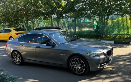BMW 5 серия, 2011 год, 1 400 000 рублей, 2 фотография