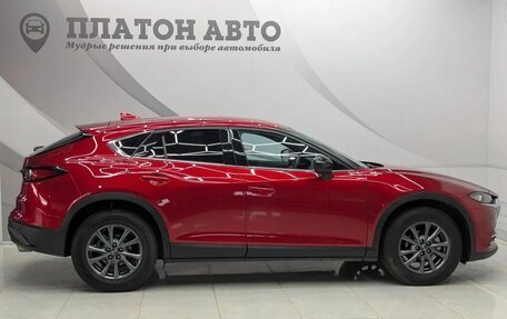 Mazda CX-4, 2023 год, 2 899 000 рублей, 8 фотография