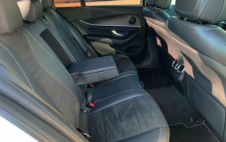 Mercedes-Benz E-Класс, 2021 год, 4 300 000 рублей, 29 фотография