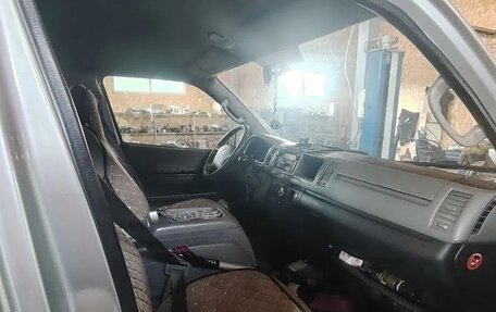 Toyota HiAce H200, 2007 год, 1 300 000 рублей, 4 фотография