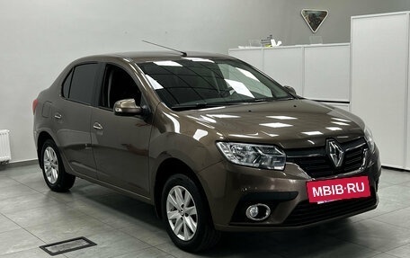 Renault Logan II, 2018 год, 800 000 рублей, 2 фотография