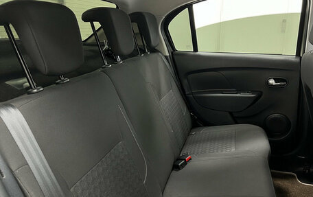 Renault Logan II, 2018 год, 800 000 рублей, 17 фотография
