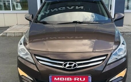Hyundai Solaris II рестайлинг, 2015 год, 950 000 рублей, 2 фотография