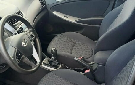 Hyundai Solaris II рестайлинг, 2015 год, 950 000 рублей, 13 фотография